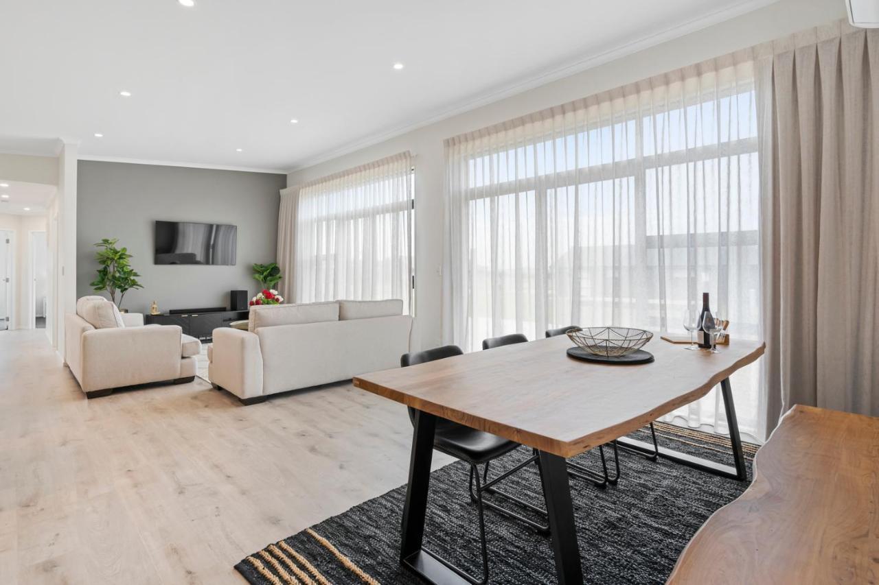 Pride Of Pinot - Martinborough Holiday Home מראה חיצוני תמונה