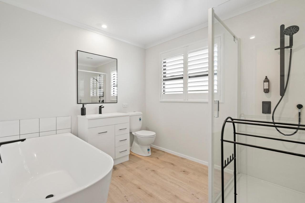 Pride Of Pinot - Martinborough Holiday Home מראה חיצוני תמונה